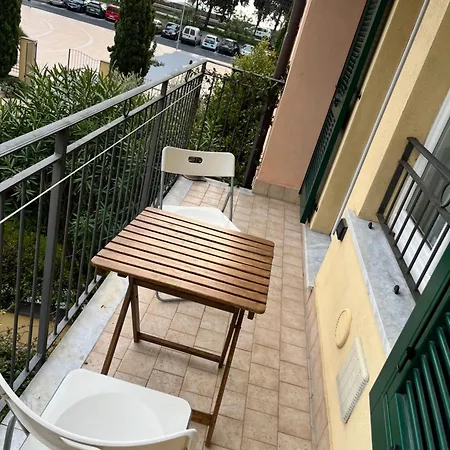 Piscine Cala Di Sole Italie Mono Locale Seule Piece Imperia